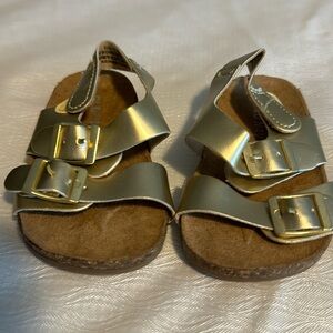 OLD NAVY 6-12M GOLD SANDALS